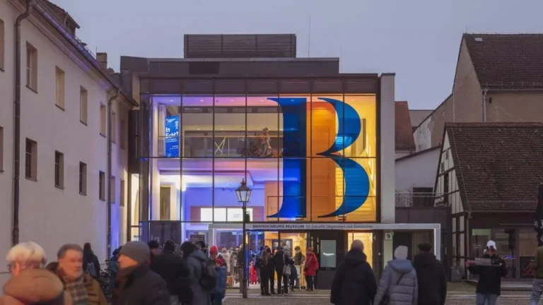 Brandenburg Museum am Abend, Foto: Nadine Redlich