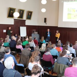 Menschen in einer Konferenz