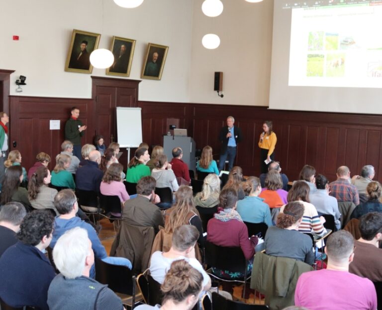 Menschen in einer Konferenz