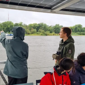 Menschen auf einem Boot